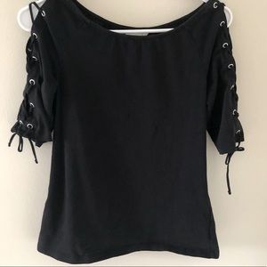 Laced up 3/4 sleeve black shirt
